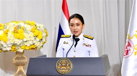 Paethongtarn Shinawatra, Thailand's New Prime Minister, .